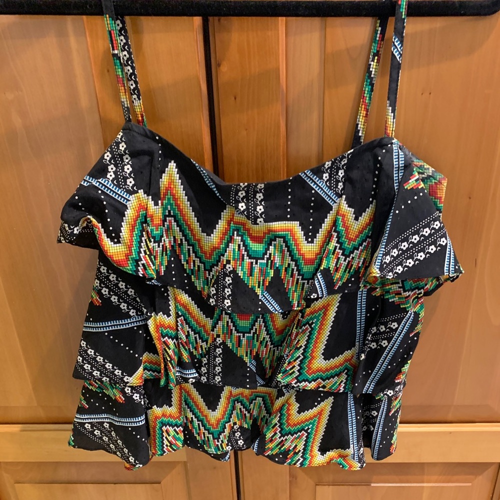 Ruffled, geometric tank